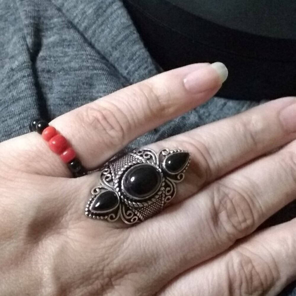 $10 Radical Drop! Bead Ring! Dainty Red Coral + Black Stone Beaded Ring S5